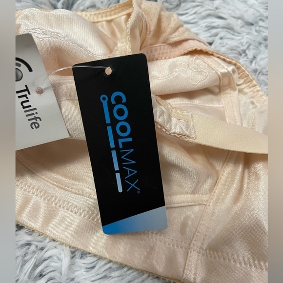 Bundle of two Trulife Mastectomy Bras Size 40C NWT - Picture 6 of 9